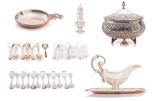 Lot 313 - A 20th-century "sterling" lidded bowl with...