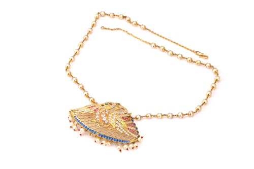 Lot 20 - An Indian polychromatic stone set necklace,...