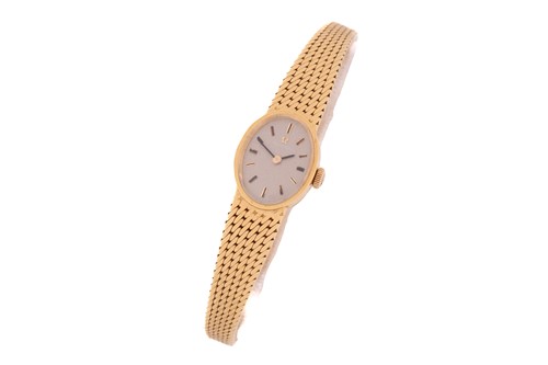 Lot 413 - An Omega lady's wristwatch, with a hand-wound...