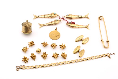Lot 129 - A collection of miscellaneous jewellery in...