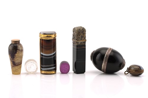 Lot 380 - A small collection of objects of virtue from...