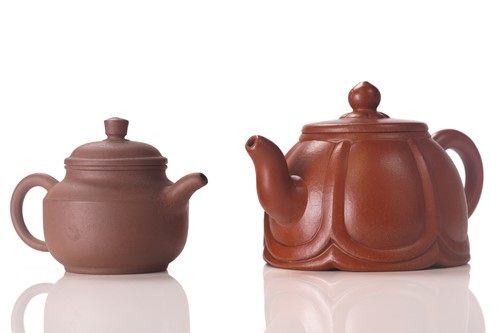 Lot 188 - A 20th-century Chinese Yixing teapot, 9.5 cm...