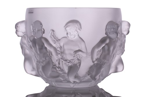 Lot 237 - A Lalique 'Luxembourg' centre bowl moulded...