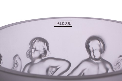Lot 237 - A Lalique 'Luxembourg' centre bowl moulded...