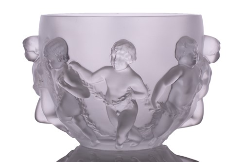 Lot 237 - A Lalique 'Luxembourg' centre bowl moulded...