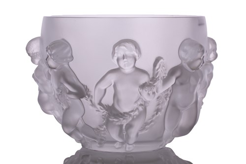 Lot 237 - A Lalique 'Luxembourg' centre bowl moulded...