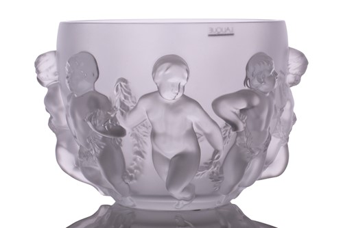 Lot 237 - A Lalique 'Luxembourg' centre bowl moulded...