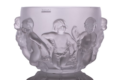 Lot 237 - A Lalique 'Luxembourg' centre bowl moulded...