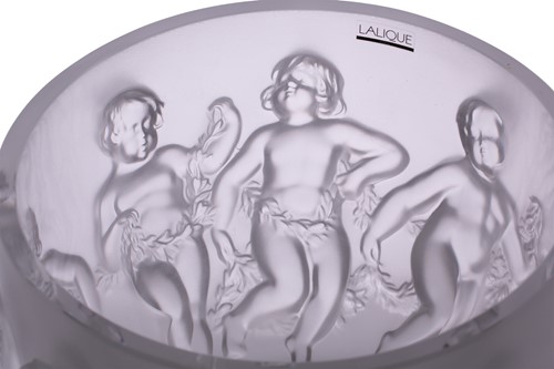 Lot 237 - A Lalique 'Luxembourg' centre bowl moulded...