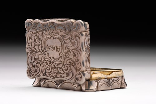 Lot 394 - A Victorian silver vinaigrette of shaped...