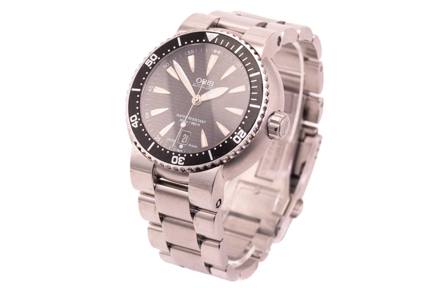 Lot 345 - An Oris 300m Divers automatic watch, featuring...