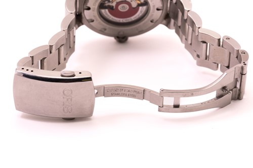 Lot 345 - An Oris 300m Divers automatic watch, featuring...