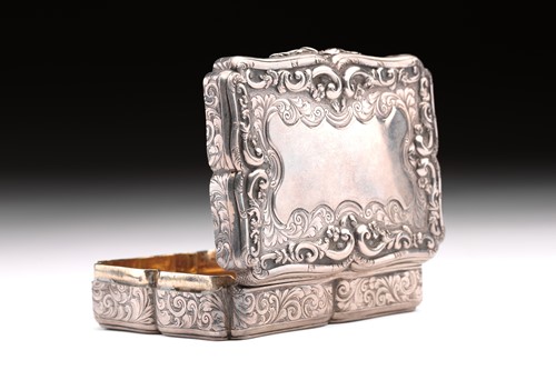 Lot 459 - A Victorian silver snuff box; rounded...