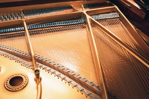 Lot 210 - A Steinway of New York baby grand piano No...
