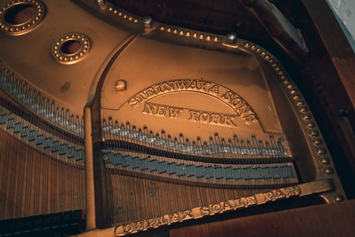 Lot 210 - A Steinway of New York baby grand piano No...