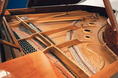 Lot 210 - A Steinway of New York baby grand piano No...