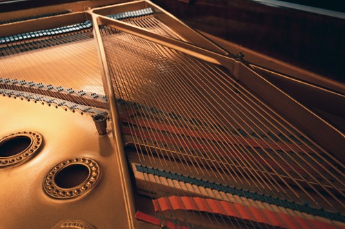 Lot 210 - A Steinway of New York baby grand piano No...