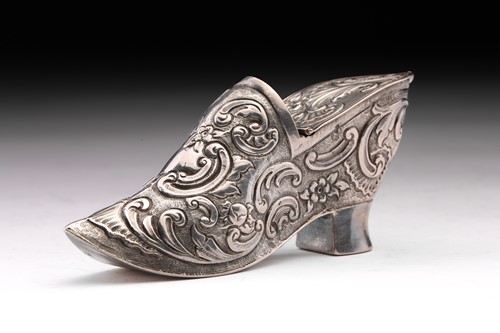 Lot 307 - A 19th century novelty silver snuff box; in...