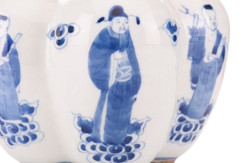 Lot 68 - A Chinese blue & white quintal bulb holder, in...