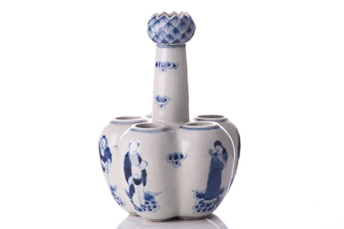 Lot 68 - A Chinese blue & white quintal bulb holder, in...