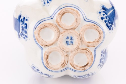 Lot 68 - A Chinese blue & white quintal bulb holder, in...