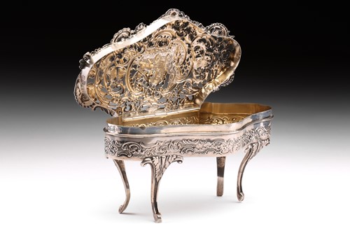 Lot 430 - A large silver dressing table box of bow...