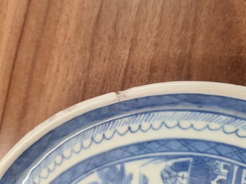 Lot 71 - A small collection of mostly Chinese blue and...