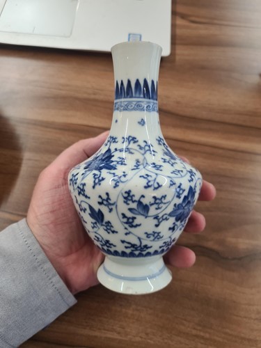 Lot 71 - A small collection of mostly Chinese blue and...