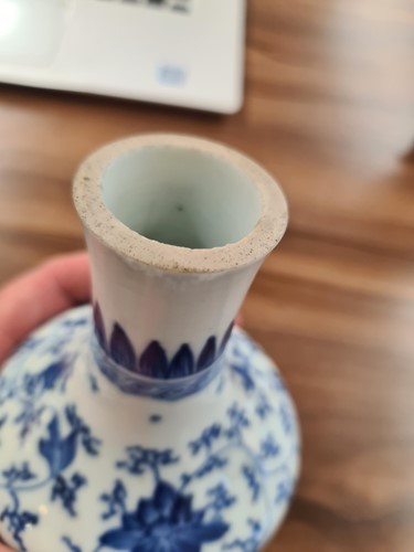 Lot 71 - A small collection of mostly Chinese blue and...