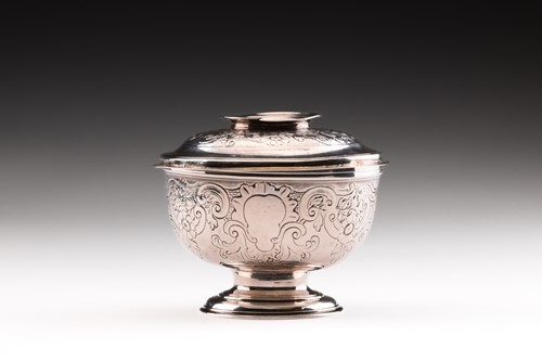 Lot 287 - A George II bowl and cover, circular, flat...