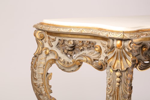 Lot 116 - An 18th-century style Venetian carved, painted...