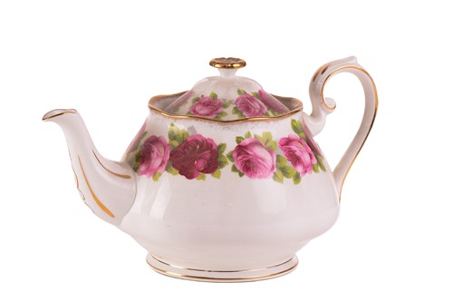 Lot 218 - A Royal Albert 'Old English Rose' teaset,...