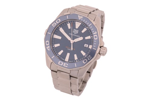 Lot 264 - A Tag Heuer Aquracer 300m Quartz wristwatch,...