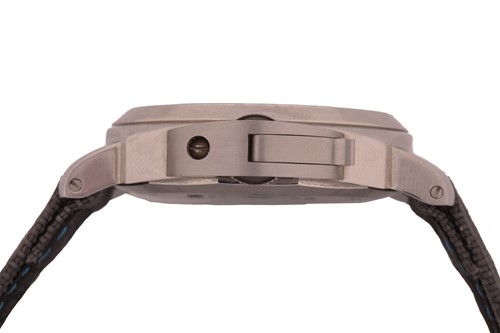 Lot 252 - A Panerai Luminor Base Logo 44mm wristwatch,...