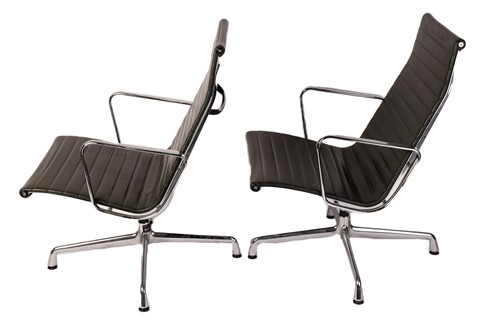 Lot 163 - A pair of contemporary Charles Eames Vitra EA...