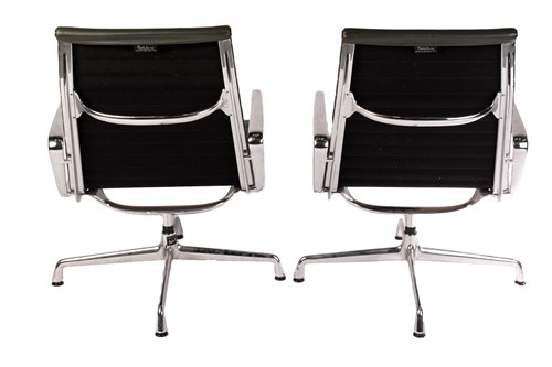 Lot 163 - A pair of contemporary Charles Eames Vitra EA...