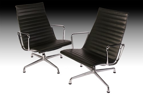 Lot 163 - A pair of contemporary Charles Eames Vitra EA...