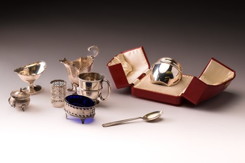 Lot 314 - A collection of mixed silver comprising of a...