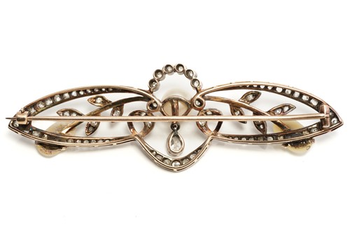 Lot 290 - An Edwardian pearl and diamond brooch,...