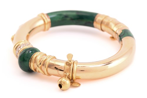 Lot 160 - A diamond and enamel hinged bangle, of a...