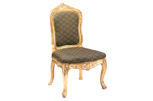 Lot 303 - A George III carved mahogany (?) and gilt...