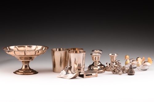 Lot 299 - A quantity of silver and white metal...