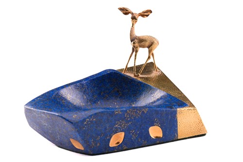 Lot 200 - An 18 carat gold and lapis lazuli model of a...