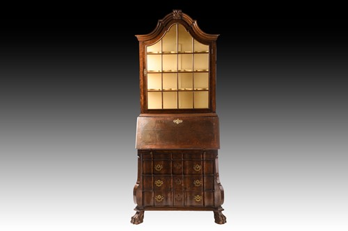 Lot 222 - An 18th-century Dutch style walnut block...