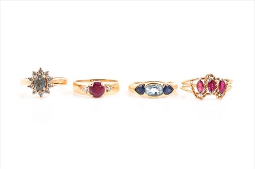 Lot 612 - An 18ct yellow gold, sapphire, andÂ blue topaz...