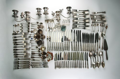 Lot 301 - A mixed collection of silver flatware mostly...