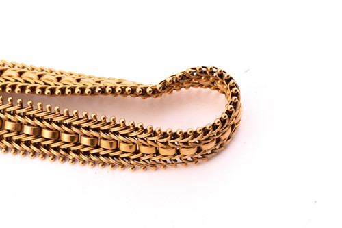 Lot 99 - A Victorian Etruscan Revival style pendant on...
