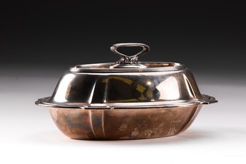 Lot 289 - A 20th century Continental silver entre dish...