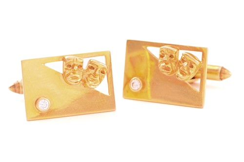 Lot 148 - A pair of yellow metal tragedy & comedy...
