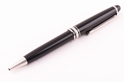 Lot 186 - Montblanc Meisterstück Classique Ballpoint pen,...